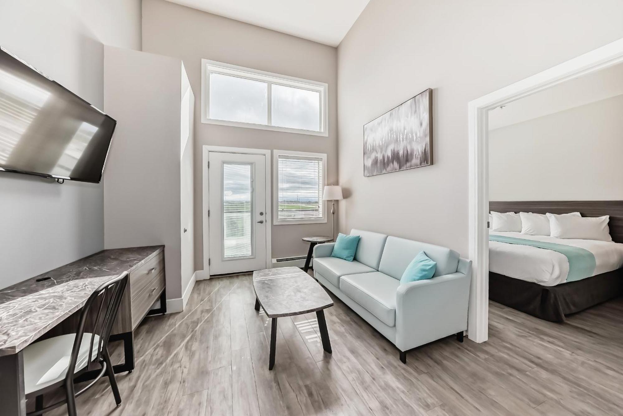 The Suites, Inn Hotels Red Deer Exterior photo