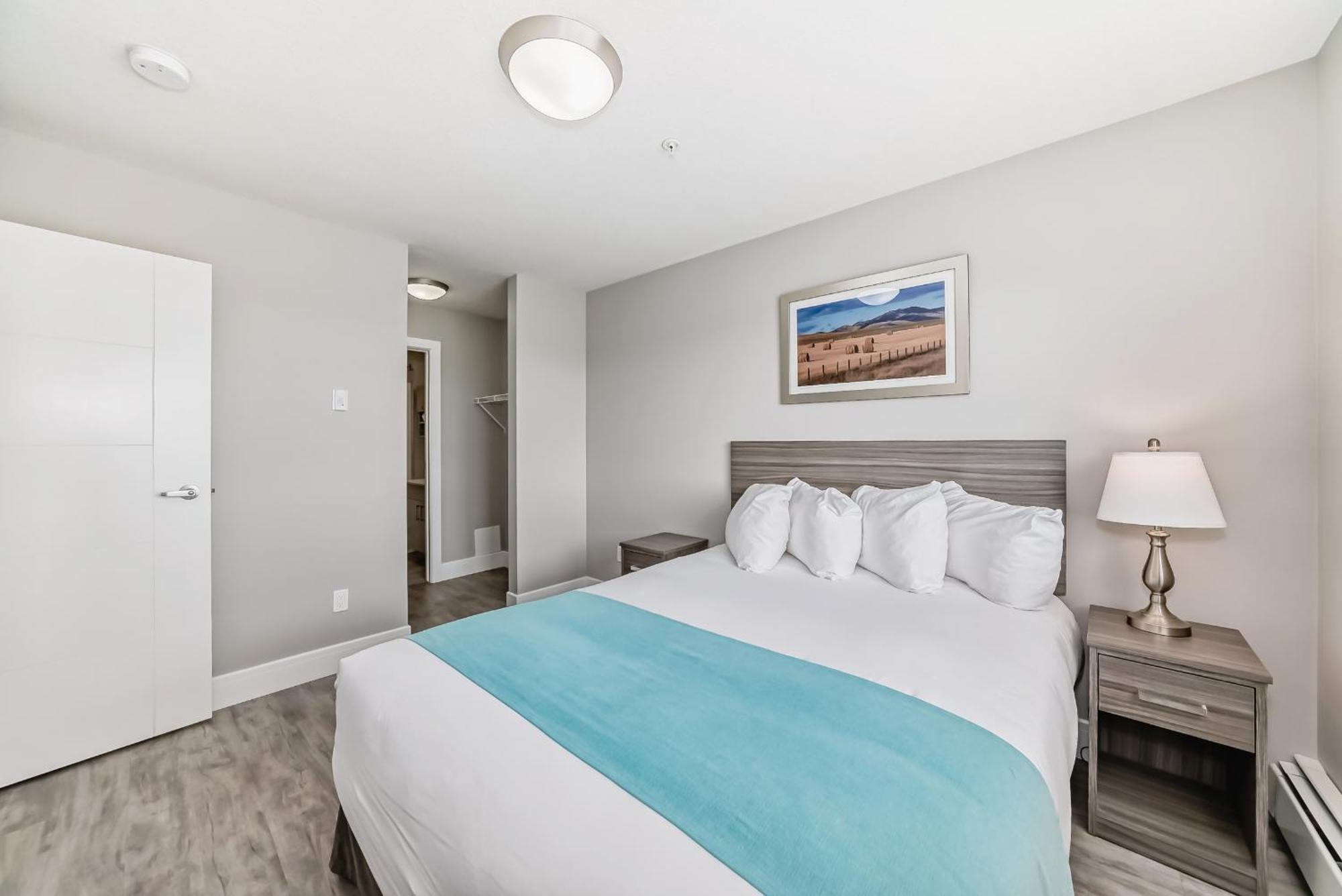 The Suites, Inn Hotels Red Deer Exterior photo
