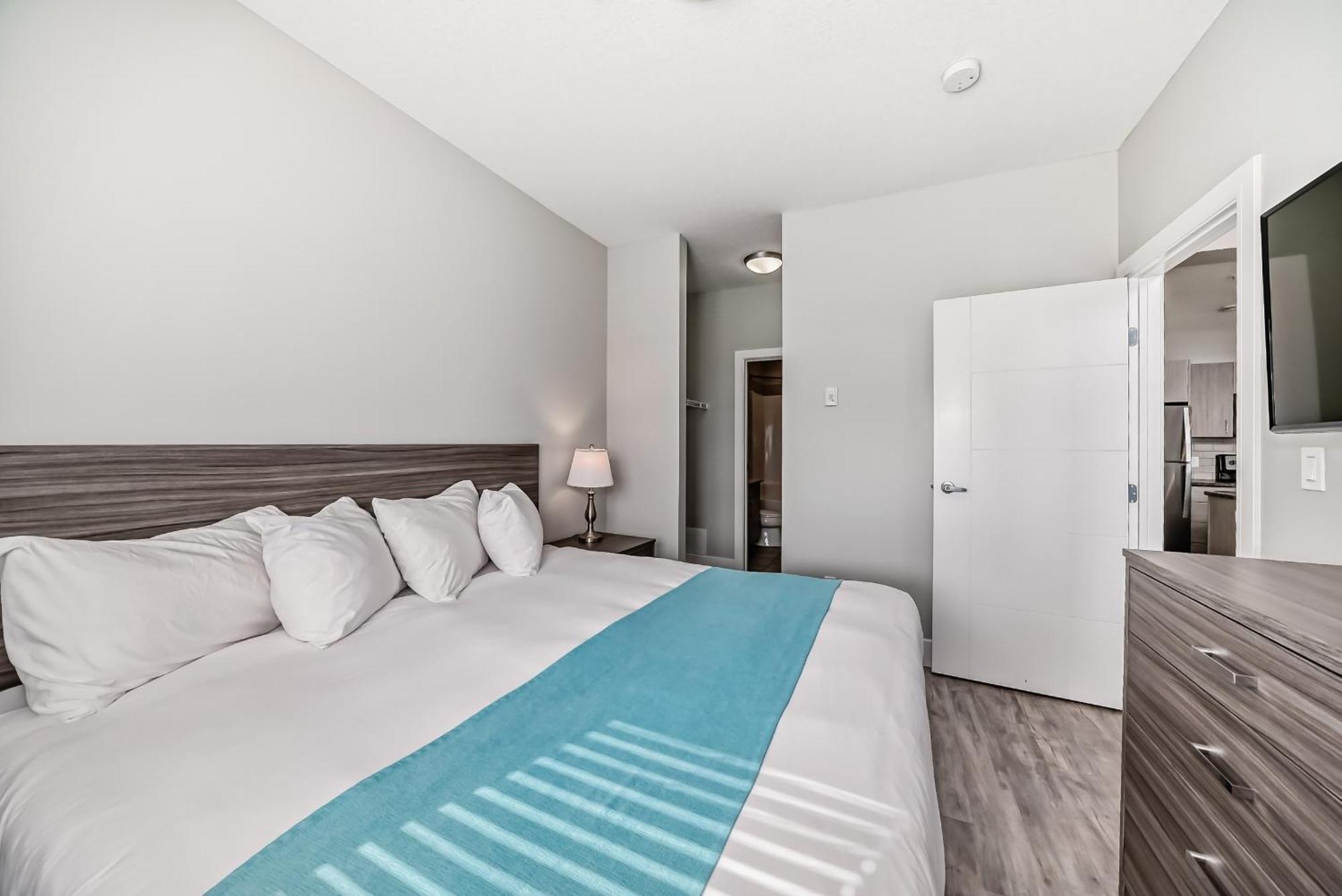 The Suites, Inn Hotels Red Deer Exterior photo