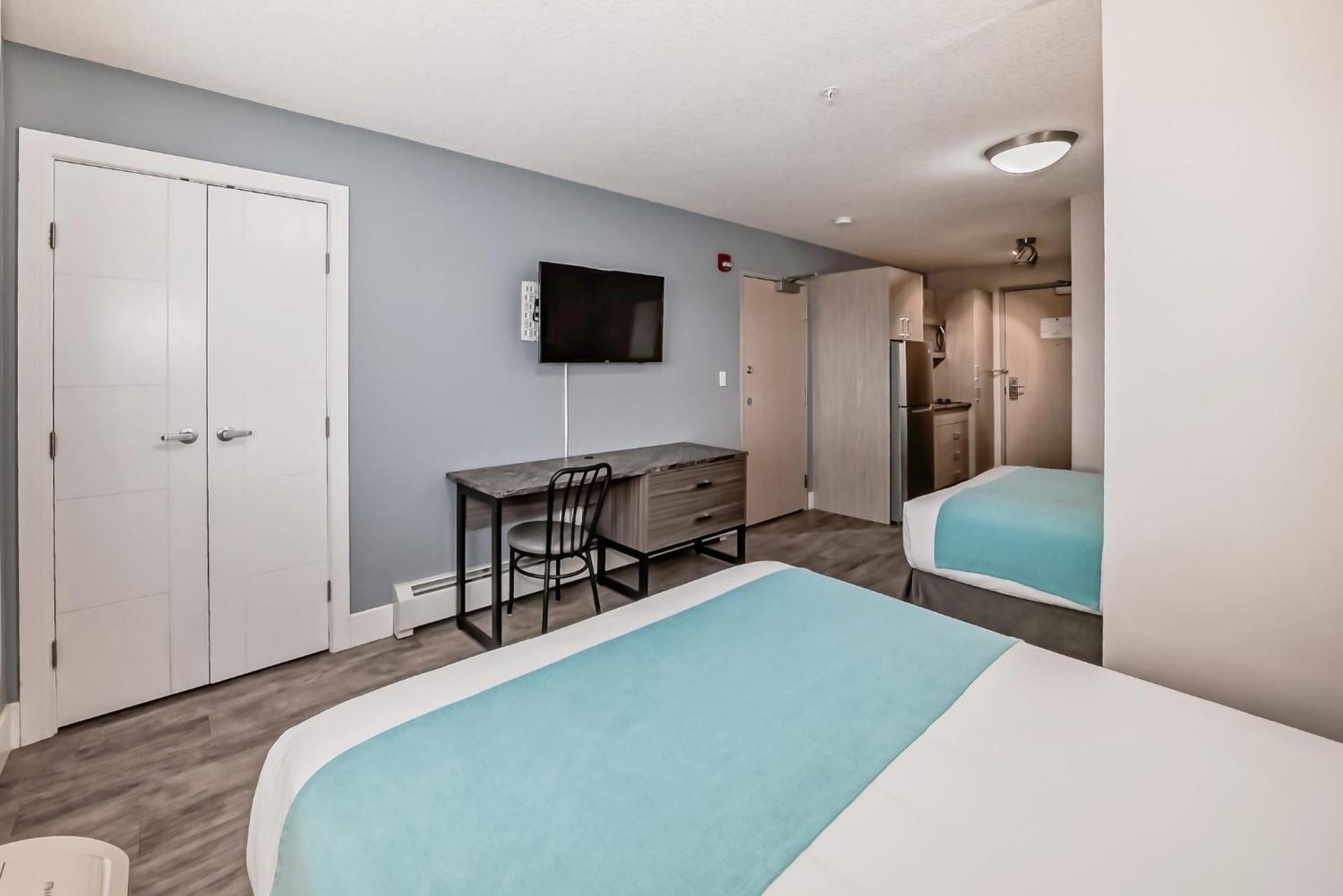 The Suites, Inn Hotels Red Deer Exterior photo