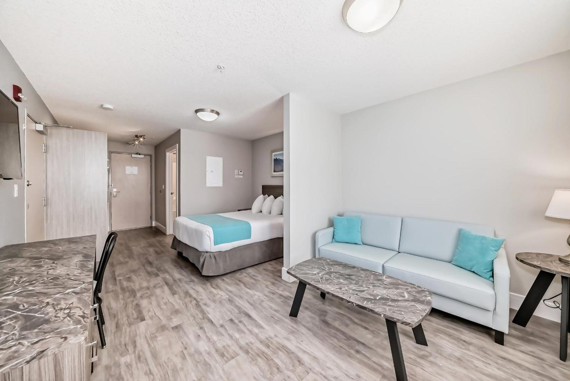 The Suites, Inn Hotels Red Deer Exterior photo